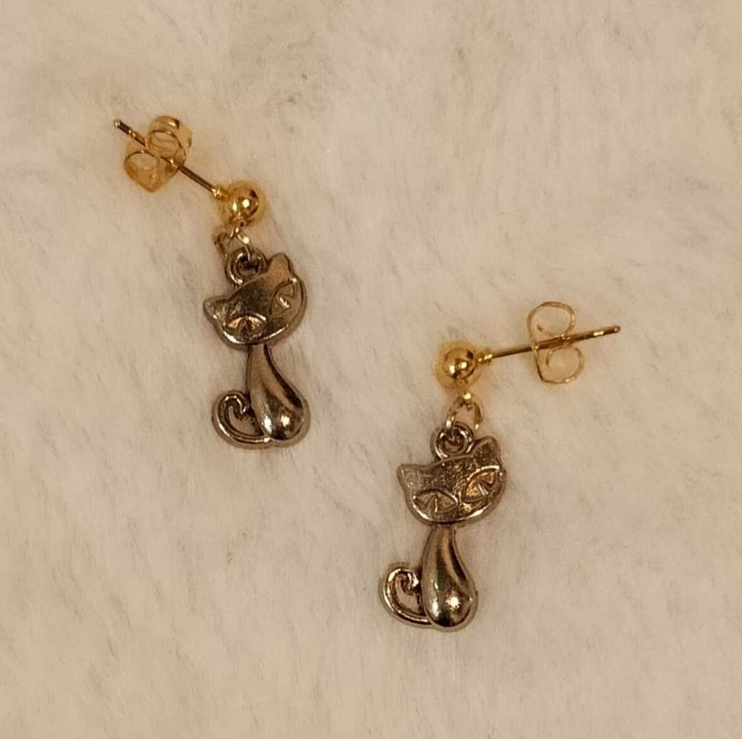 [No.731] earrings / earrings ....nyanko Gold 
