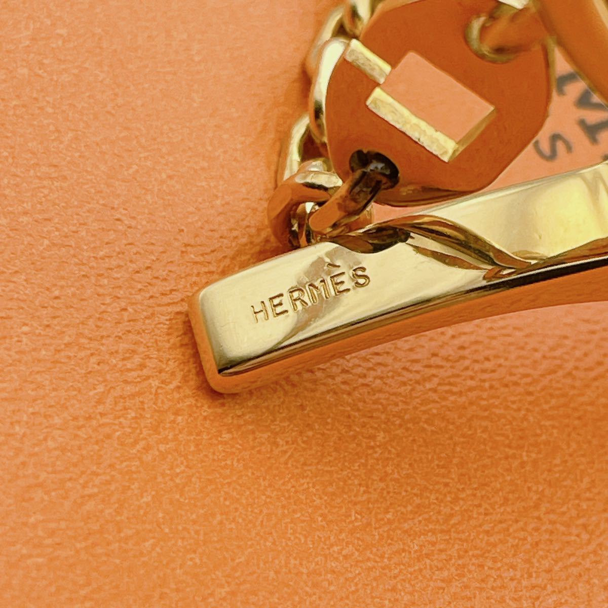 美品 HERMES グローブホルダー ゴールド チャーム アクセサリー 手袋 金