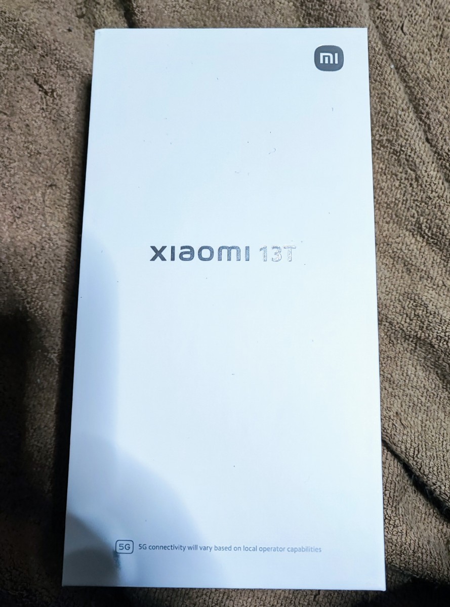 Xiaomi 13T ブラック XIG04 8GB 256GB ROM 日本版 au UQモバイル 新品 動作確認のみ おまけ Ankerバッテリー powerCore Slim 10000_画像2