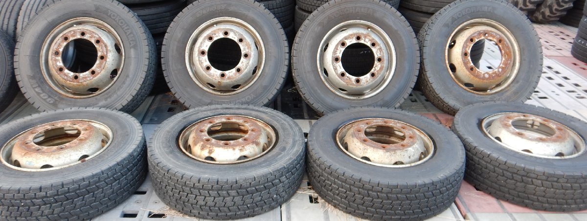 8本価格★パT8545■245/70R19.5 136/134J YOKOHAMA 904W スチール 6.75 8穴 147-T12 21年製 スタッドレス★条件付送料無料★大型 ISO 地山_画像1