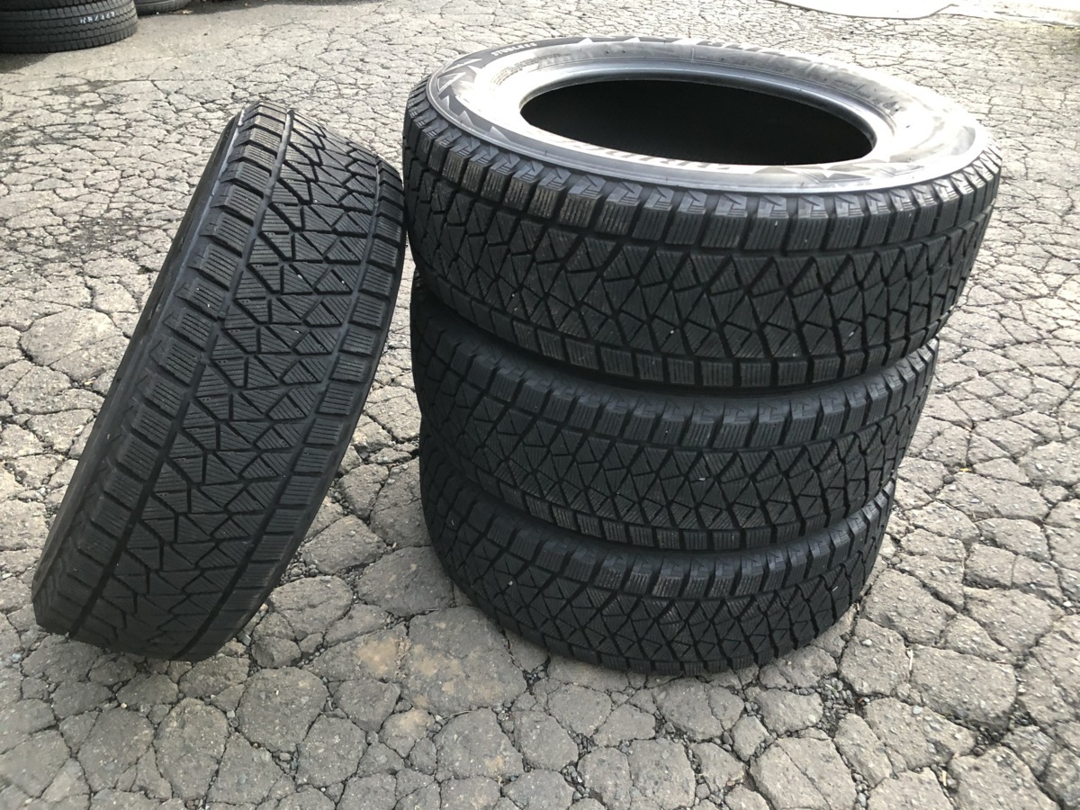 パF1378■225/65R17 102Q　4本価格　BRIDGESTONE BLIZZAK DM-V2　送料無料 激安 冬 タイヤ 深溝 ハリアー RAV4 CX-5 エクストレイル 等_画像1