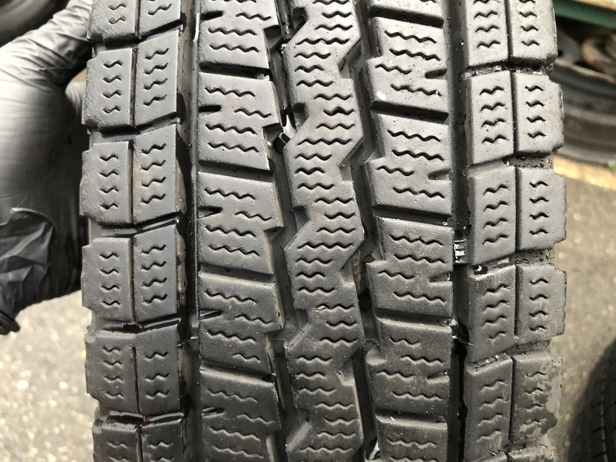 パF1169■155/80R14 88/86N LT　4本価格　DUNLOP WINTER MAXX SV01 送料無料 冬 タイヤ スタッドレス プロボックス サクシード ADバン_画像2