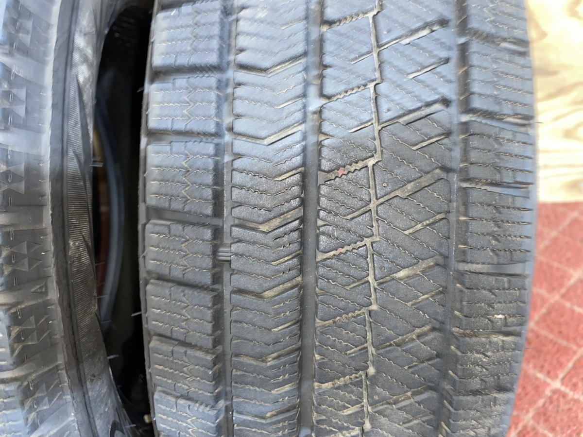 CF982■175/65R14 82Q　4本価格　BRIDGESTON BLIZZAK VRX2　2018年製造　送料無料　深溝　フィット　アクア　スイフト　シエンタ_画像4