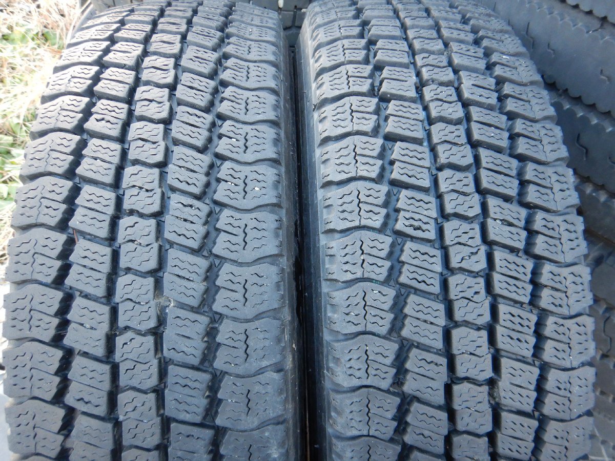 2本価格★パT8544②■215/70R17.5 118/116L LT TOYO DELVEX M934 2019年 スタッドレス★条件付送料無料★地山 トラック キャンター_画像1