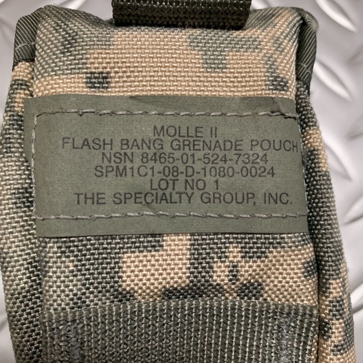 米軍 実物 MOLLE II FLASH BANG GRENADE POUCH フラッシュバング ポーチ 極美_画像3