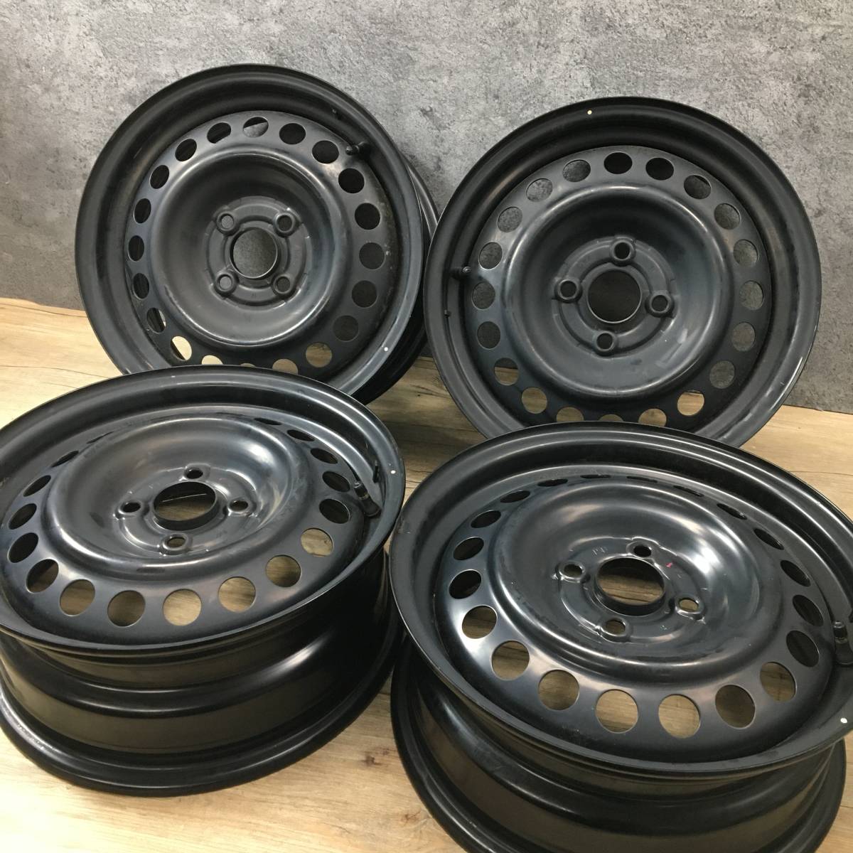 札幌発 鉄ホイール 15インチx6J 4H PCD106 ET50 FIT フィット 店頭受取歓迎 菊Eの画像1