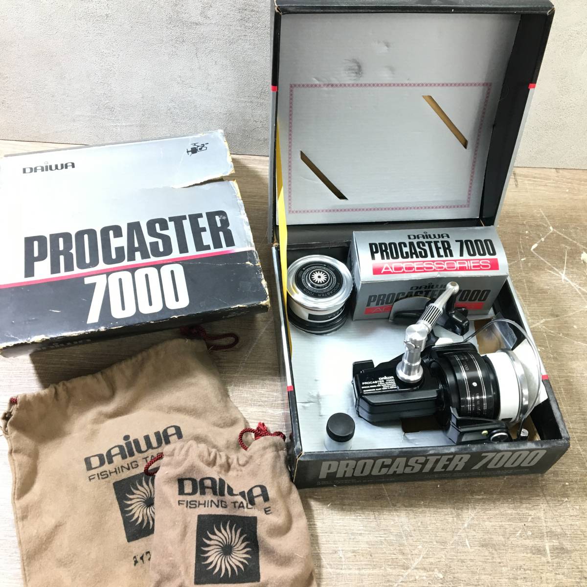 Daiwa ダイワ PROCASTER 7000 プロキャスター7000 リール 釣り具 スピリングリール 日本製 現状品 菊HG②_画像1