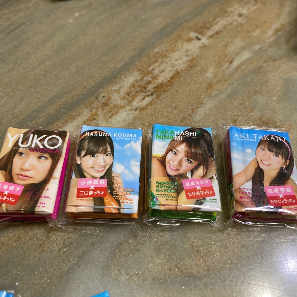 入手困難！ぷっちょ×AKB48 ミニ写真集 サイン入りバージョン 9人 12冊/UHA味覚糖/大島優子 小嶋陽菜 高橋みなみ 板野友美 柏木由紀_画像6