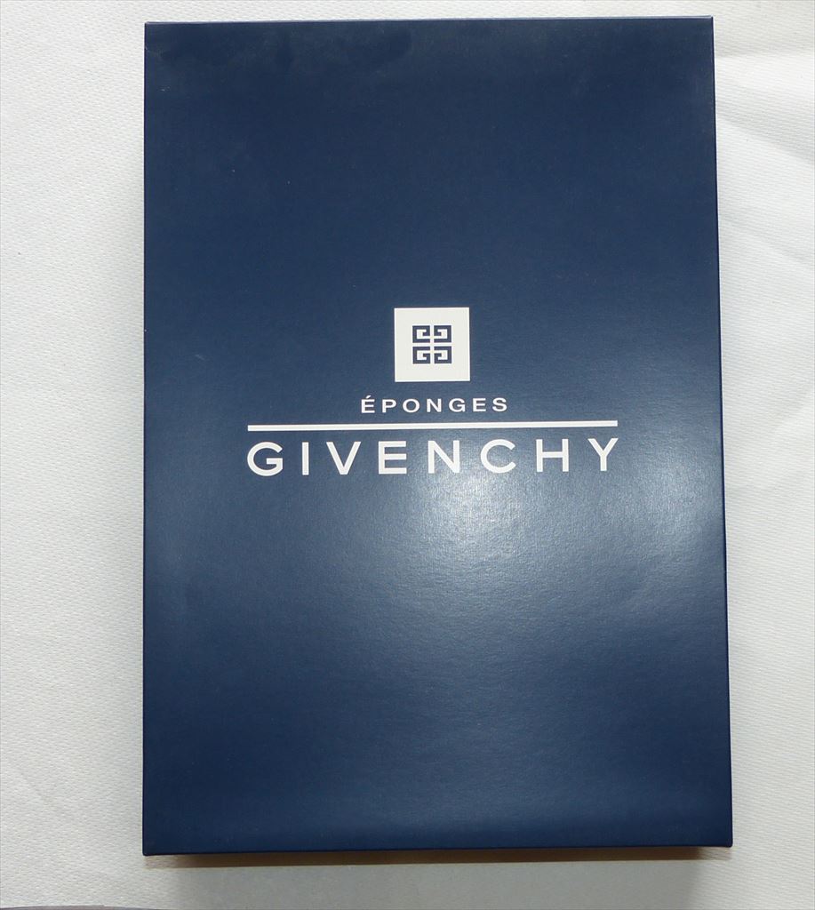 ★　ジバンシー　GIVENCHY 箱入り 　フェイスタオル２枚　ゲストタオル１枚　 新品未使用 　★_画像3