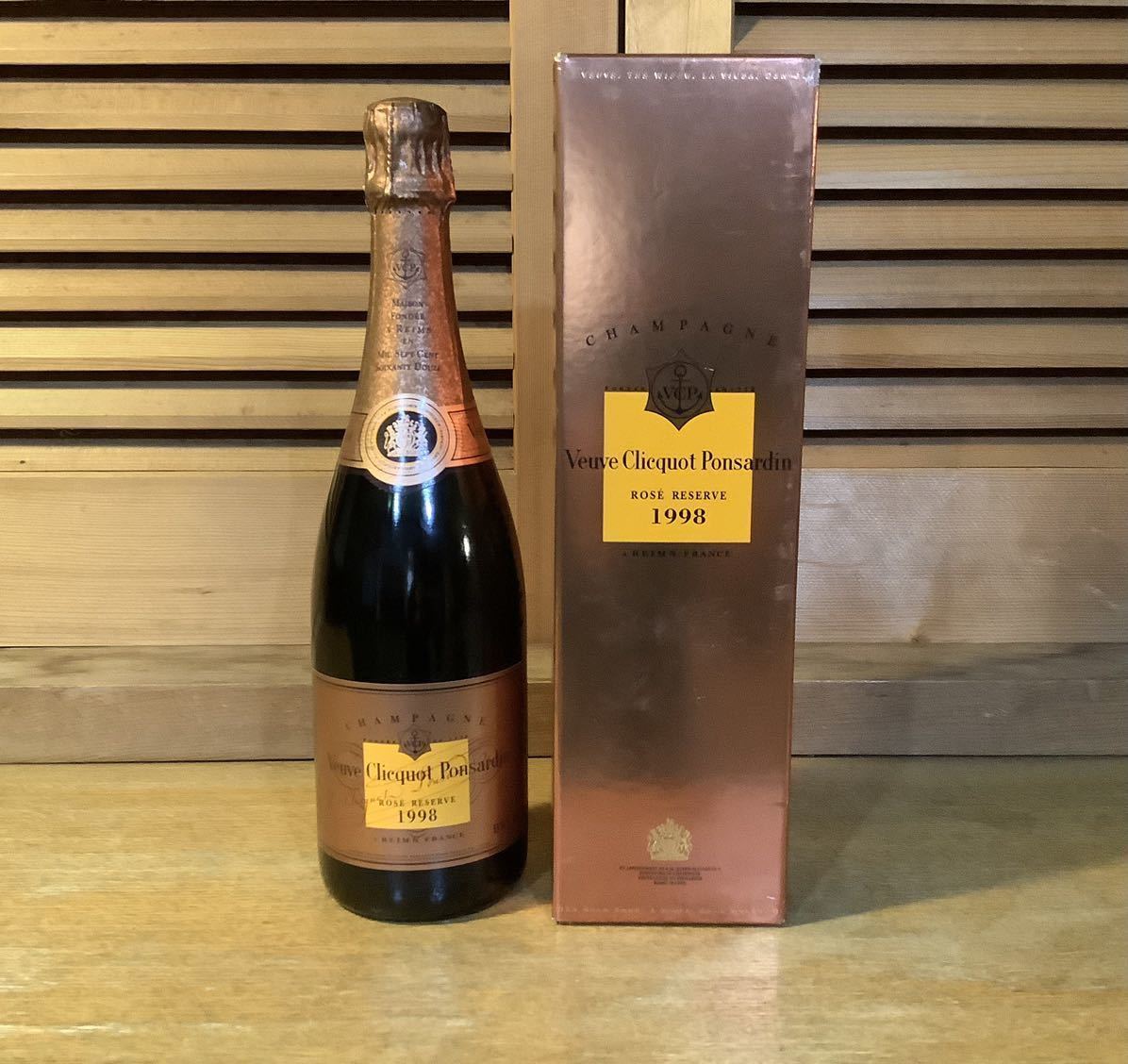 1998 Veuve Clicquot Ponsardin BRUT ROSE RESERVE 750ml 12% 果実酒 古酒 ヴーヴ クリコ ロゼ シャンパン_画像1