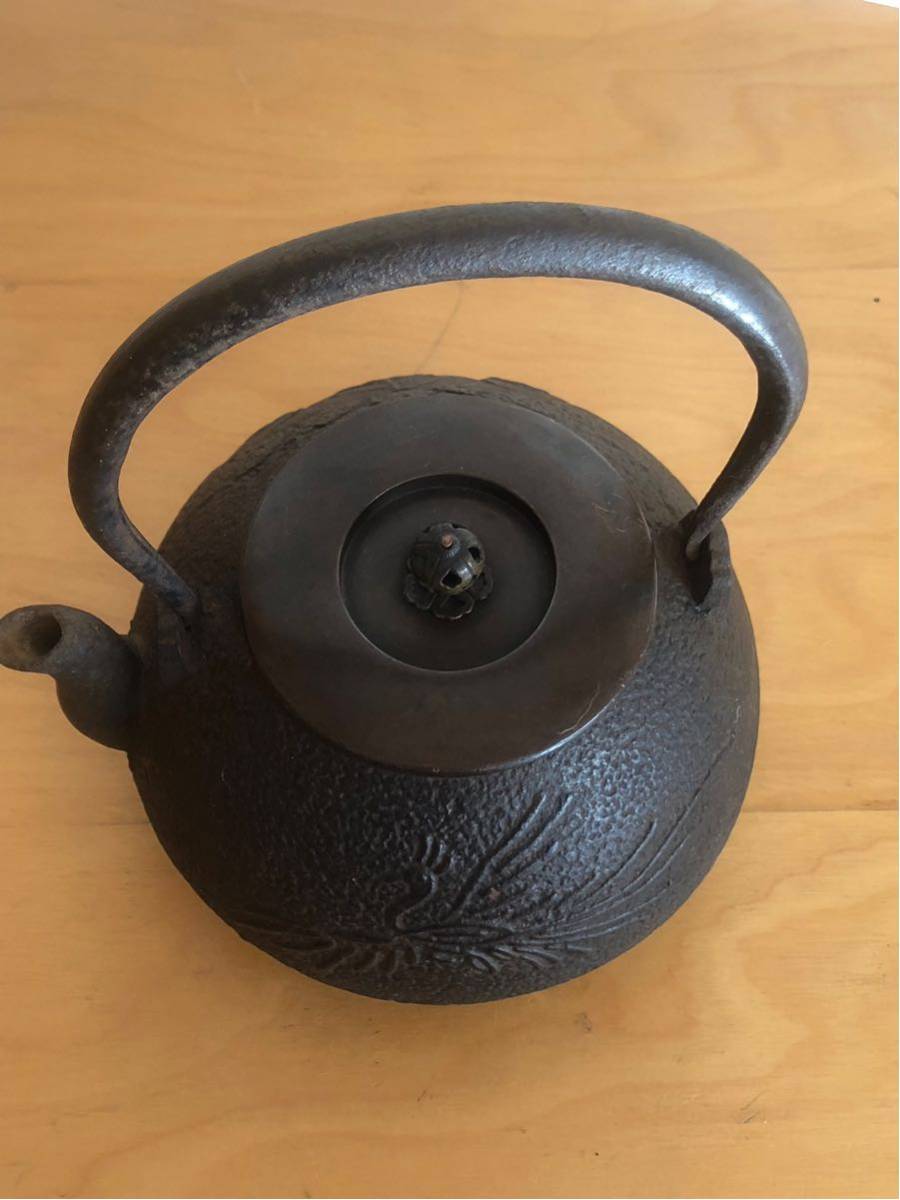  原文:【龍文堂造】鉄瓶 在銘あり、銅蓋、図紋あり、煎茶道具、年代物