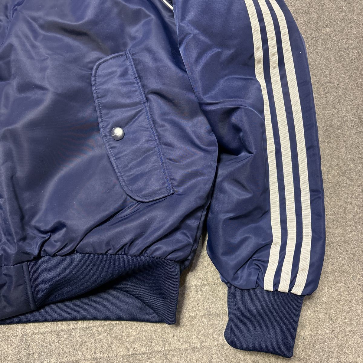 XLサイズ ★ 新品 アディダス オリジナルス 中綿 キルティング SST ボンバー ジャケット MA-1 adidas BOMBER 紺 エコダウン HL9202 LL 2L_画像4