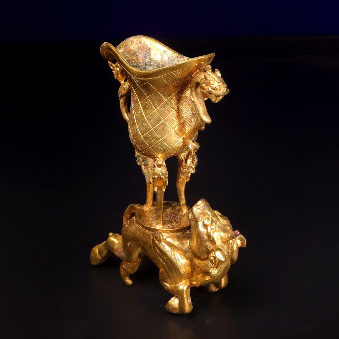 銅製・塗金・神獣酒杯『収蔵家蔵』置物・古賞物・古美術品・家族珍蔵品