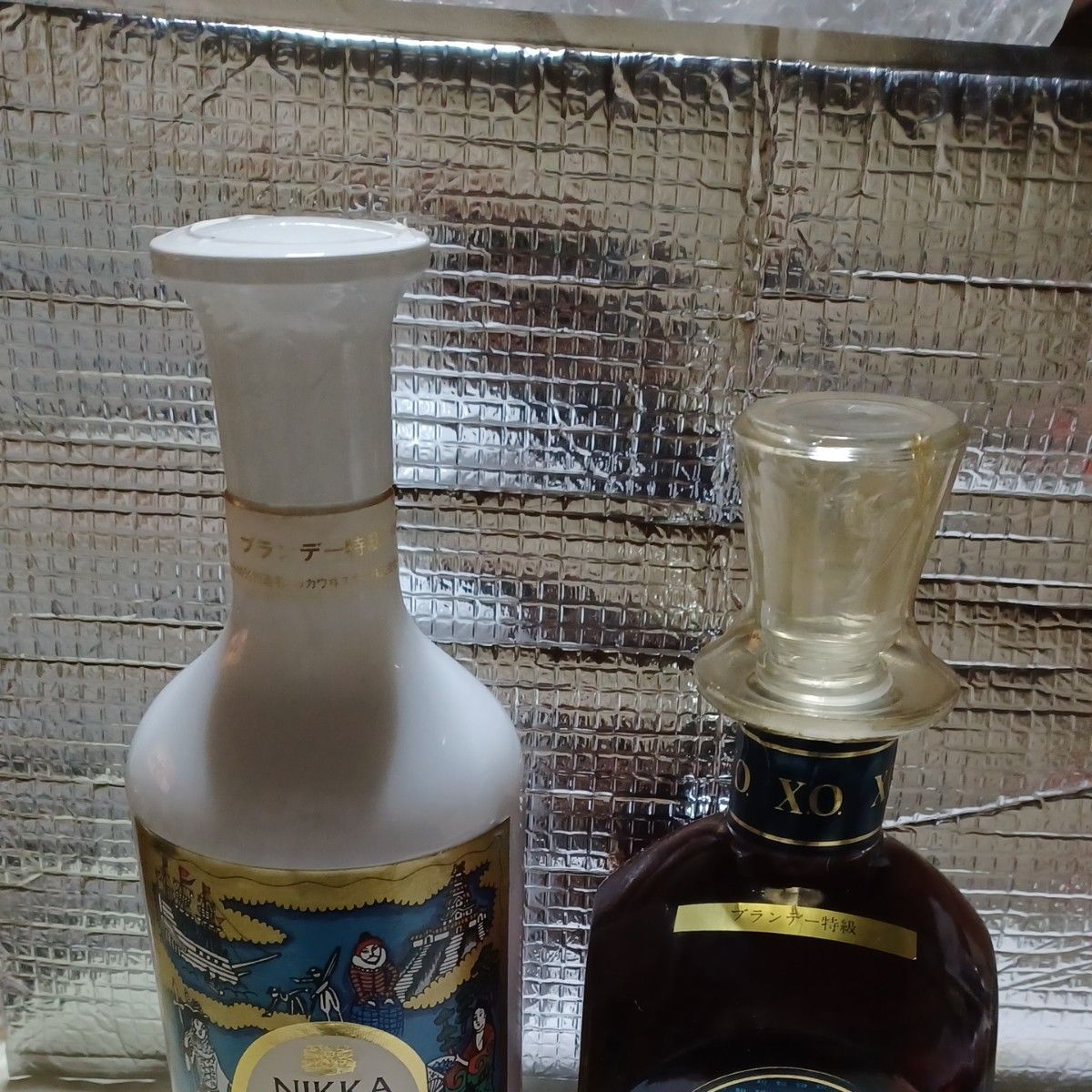 ニッカXO白陶器ボトル720ml40度とシャトーXOナポレオン750ml40度 ニッカXO白陶器ボトル720ml40度とシャトーXOナポレオン750ml40度