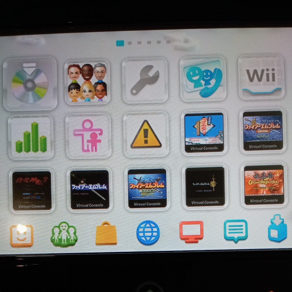 WiiU 本体 内蔵 ダウンロードソフト37本 ゲームパッド付 WiiU 本体 内蔵 ダウンロードソフト37本 ゲームパッド付