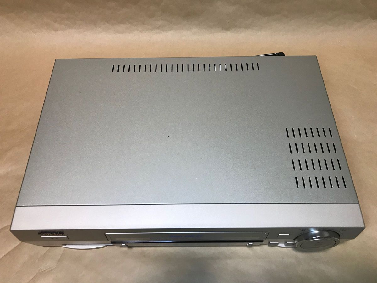 おすすめ極美品S-VHS】Victor HR-VTG300 S-VHSビデオデッキ 純正 おすすめ極美品S-VHS】Victor HR-VTG300 S-VHSビデオデッキ 純正