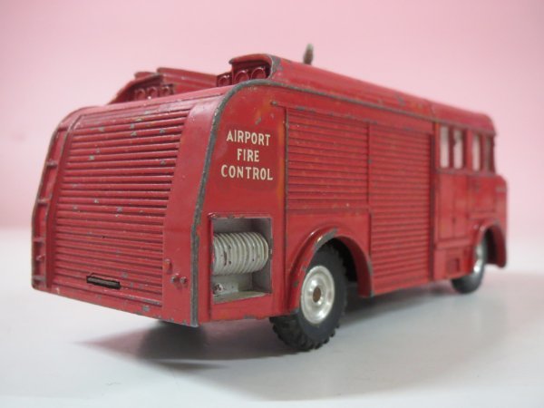 66341■ディンキー　276 空港用消防車　AIRPORT FIRE TENDER_画像3