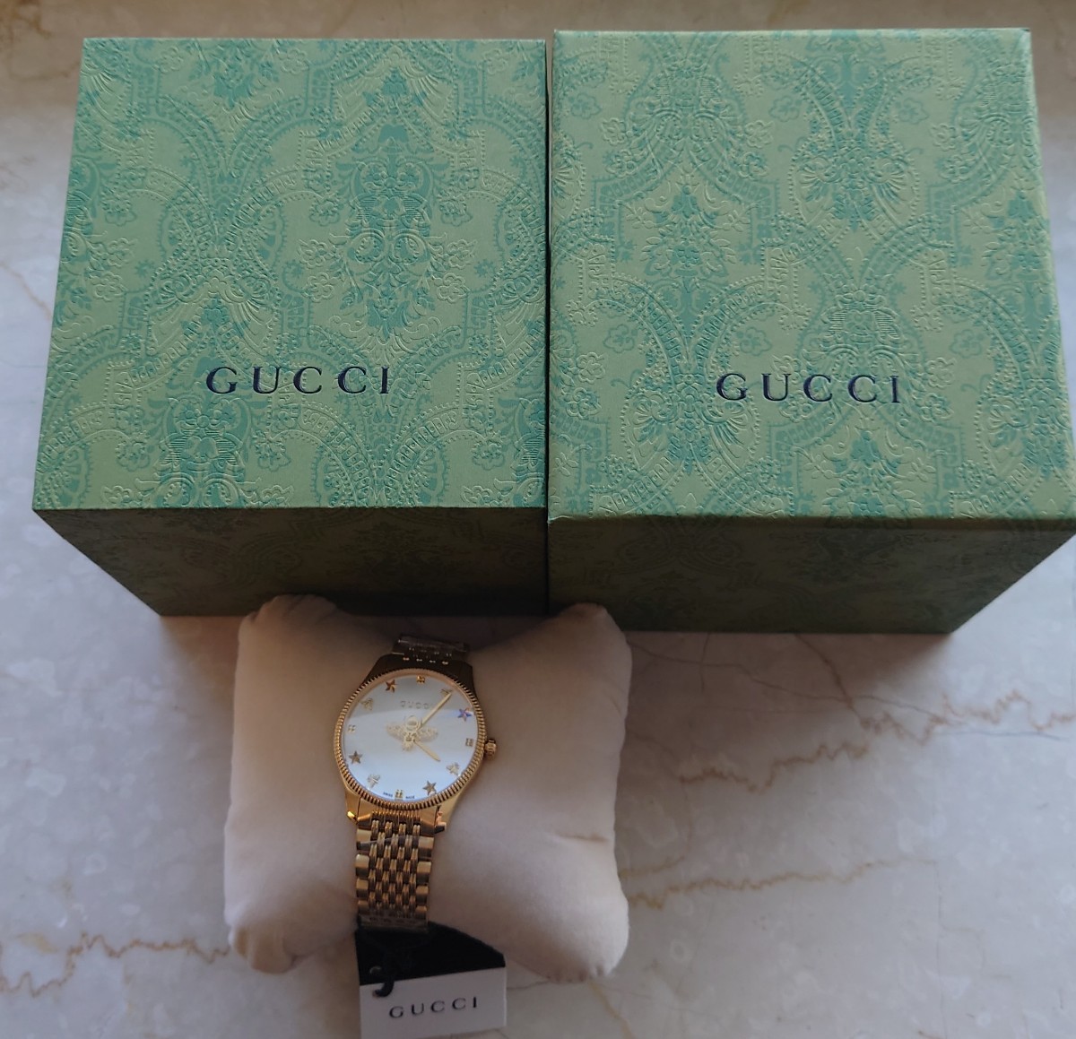 新品未使用 gucci グッチ Gタイムレス 腕時計 Bee ゴールド 新品未使用 gucci グッチ Gタイムレス 腕時計 Bee ゴールド