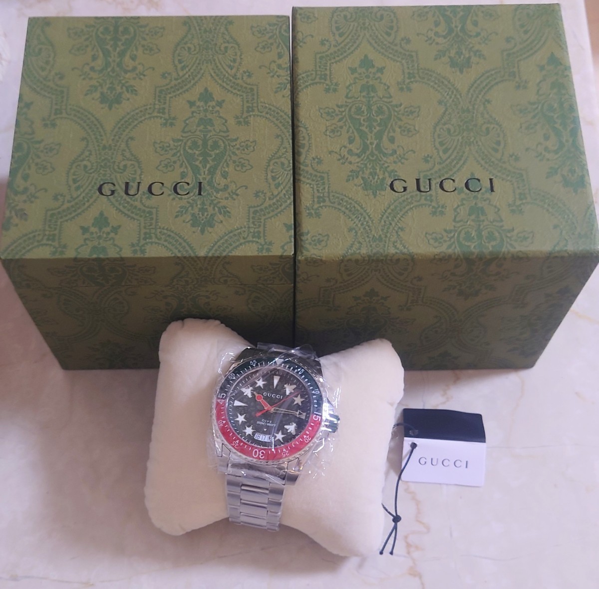 新品未使用 グッチ gucci グリーン 腕時計 YA136222ダイブ 新品未使用 グッチ gucci グリーン 腕時計 YA136222ダイブ
