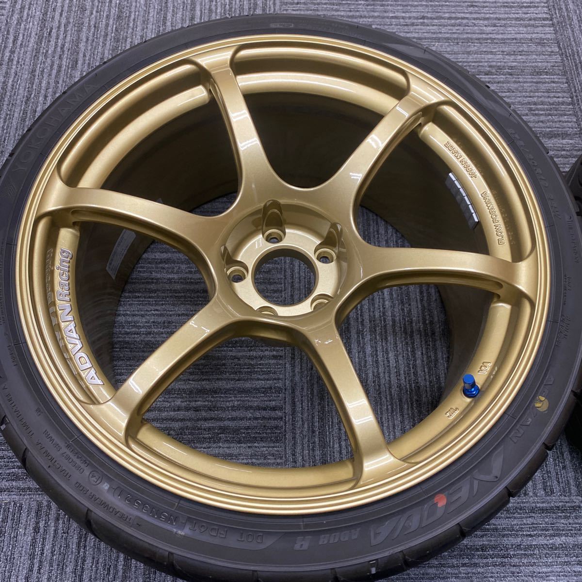 超美品 希少 タイヤ ホイール アドバンレーシング RG3 19インチ 超美品 希少 タイヤ ホイール アドバンレーシング RG3 19インチ
