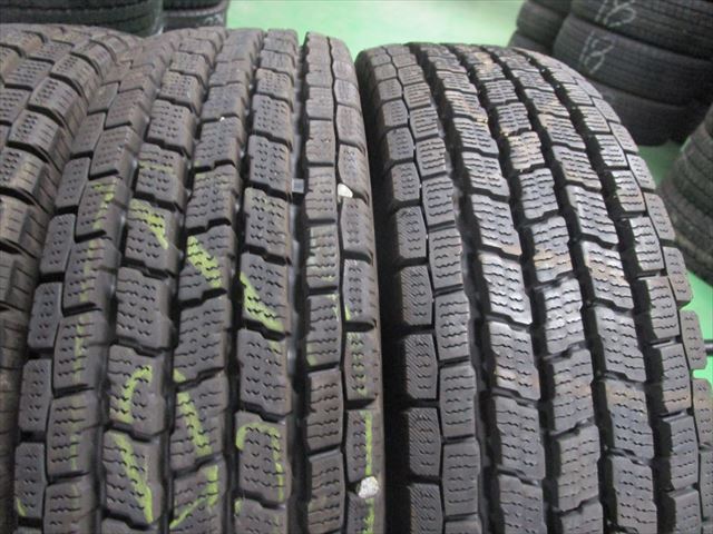 送料無料　スタッドレス　145/80R12　80/78N　2018年製　4本セット　9mmぐらい_画像2