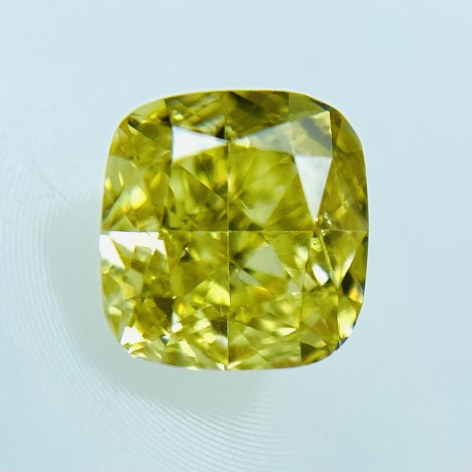 FANCY VIVID YELLOW 0.415ct X/RT2177/CGL_画像2