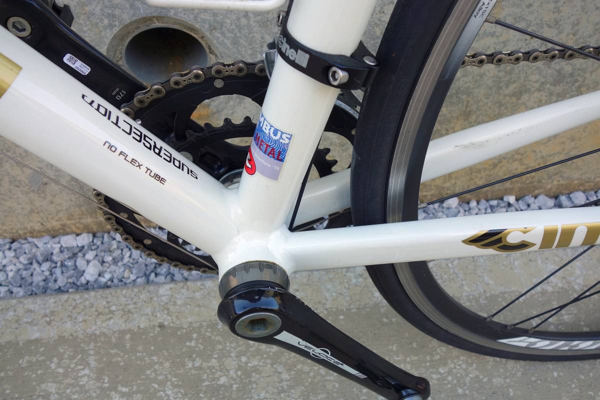 チネリ ダイナモ Cinelli Dinamo アルミカーボンバック　カンパニョーロ・ヴェローチェ完成車　美品_画像2