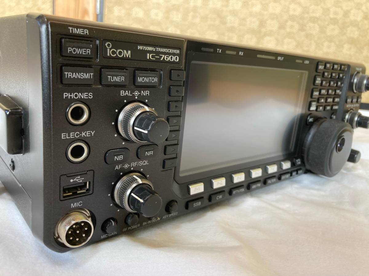 ★アイコム★　IC-7600　HF/50MHz 100W 中古品_フロントパネル各スイッチ類の状況