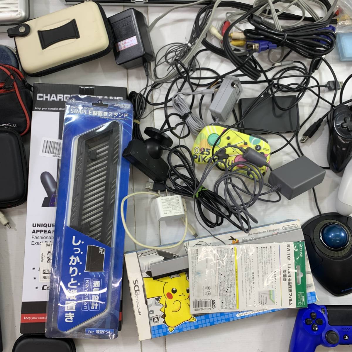 (23122)▲【1円～】ゲーム周辺機器・用具等 大量まとめ / コントローラー ケース ケーブル 等 / switch 3DS Wii PSP PSvita 等 ジャンク品_画像7