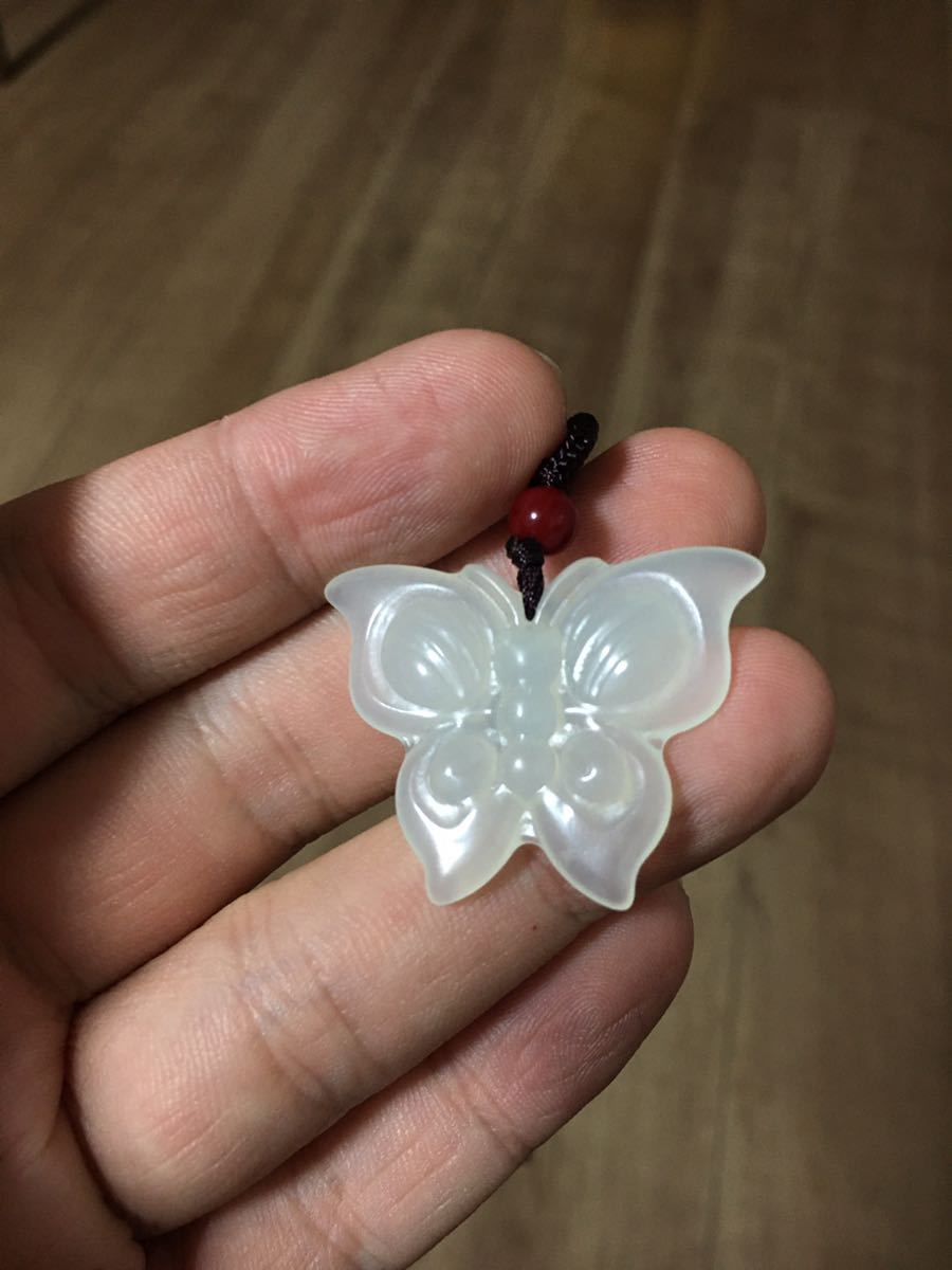 ◆限定1個◆ 高品質玉石彫刻　蝶々　ペンダントコレクション 送料無料