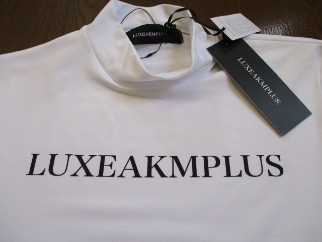 ☆LUXE AKM PLUS/リュクスエイケイエムプラス☆未使用 フロントロゴモックネックTシャツ ホワイト サイズ：M おしゃれ ゴルフ トレーニング_画像6