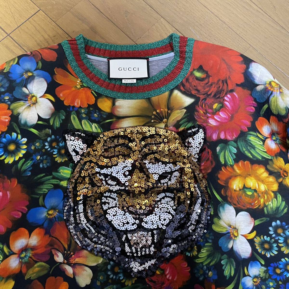 22AW GUCCI グッチ スパンコール クロップド パーカー 22AW GUCCI グッチ スパンコール クロップド パーカー