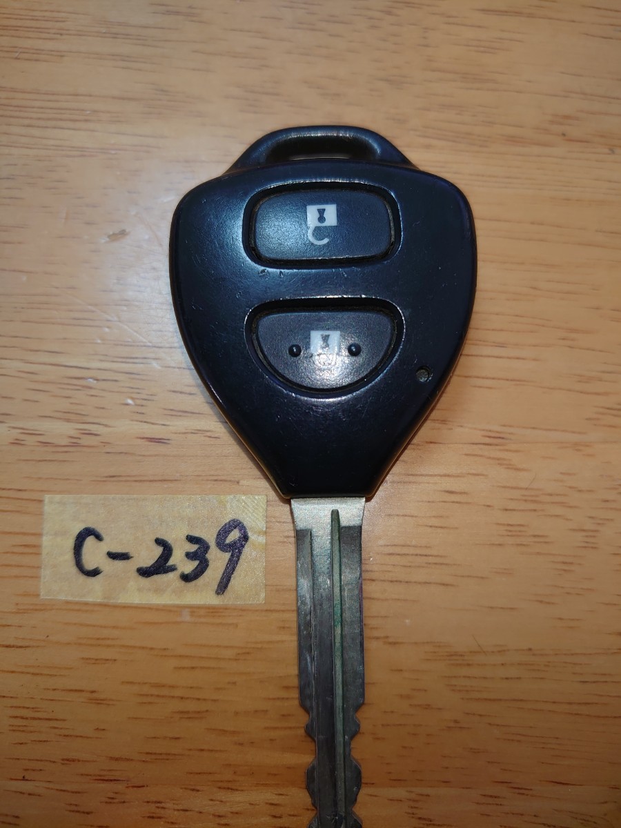 C-239 Toyota оригинальный дистанционный ключ 2. кнопка Vitz * Wish * Corolla * Hiace * Ractis и т.п. анонимность рассылка 