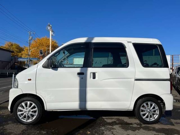 アトレーワゴン スローパー 車いす移動車 補助シート付 走行81000km_下にある[写真を見る]で全写真を見れます