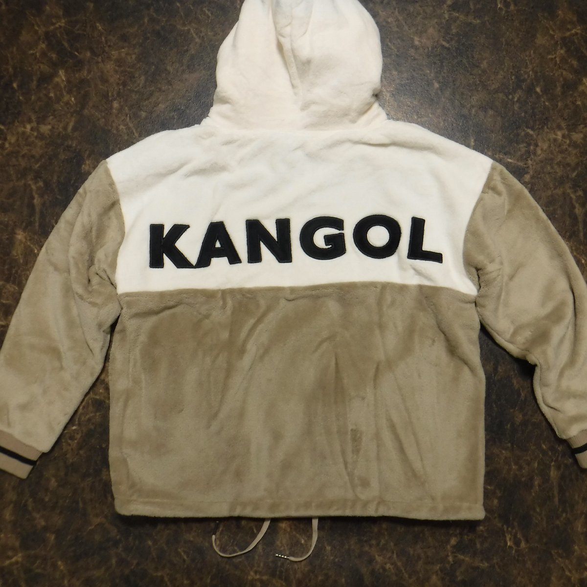 TT116 カンゴール KANGOL 新品 もこもこ フード付き 防風 ZIP フリースジャケット パーカー M オーバーサイズ ビッグシルエットタイプ_画像2