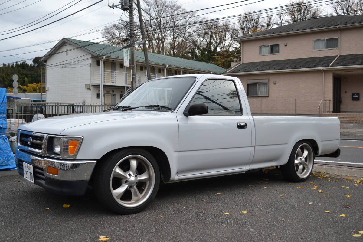 ** prompt decision! inspection 31/4 till!NOx conform Hilux truck long US bed best condition beautiful car USDM**