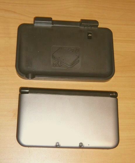 Nintendo 3DS LL ブラック とびだせどうぶつの森ソフト付き_3DSLL本体と充電台