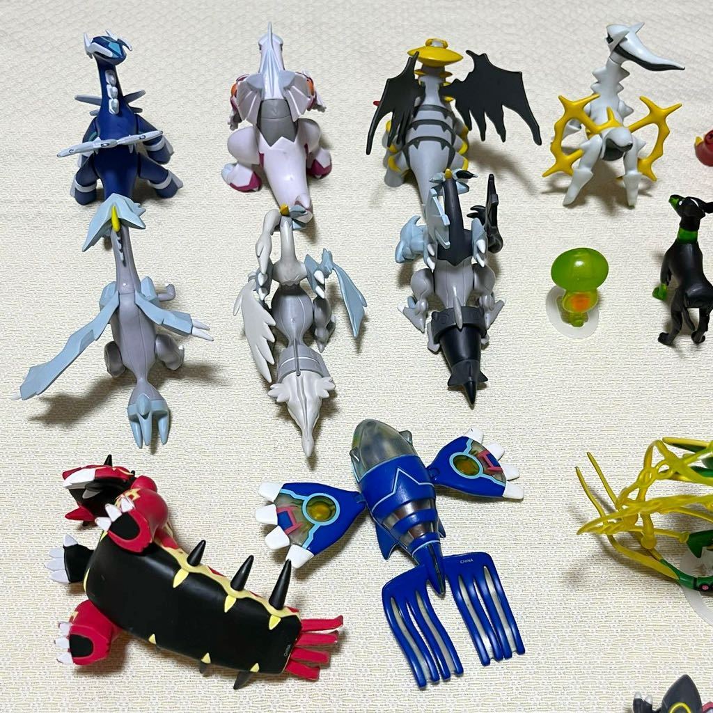 モンコレ 35体 メガシンカ 色違い 伝説系など 大きめ ポケモン モンコレ 35体 メガシンカ 色違い 伝説系など 大きめ ポケモン