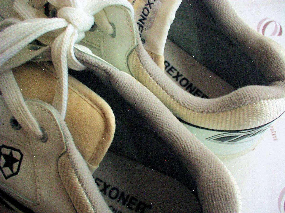【REXONER】シンプルな白い運動靴(新品)★1円★サイズ25㎝★星型マーク入り★ 白紐結び★作業靴、ウォーキングなどに_画像3