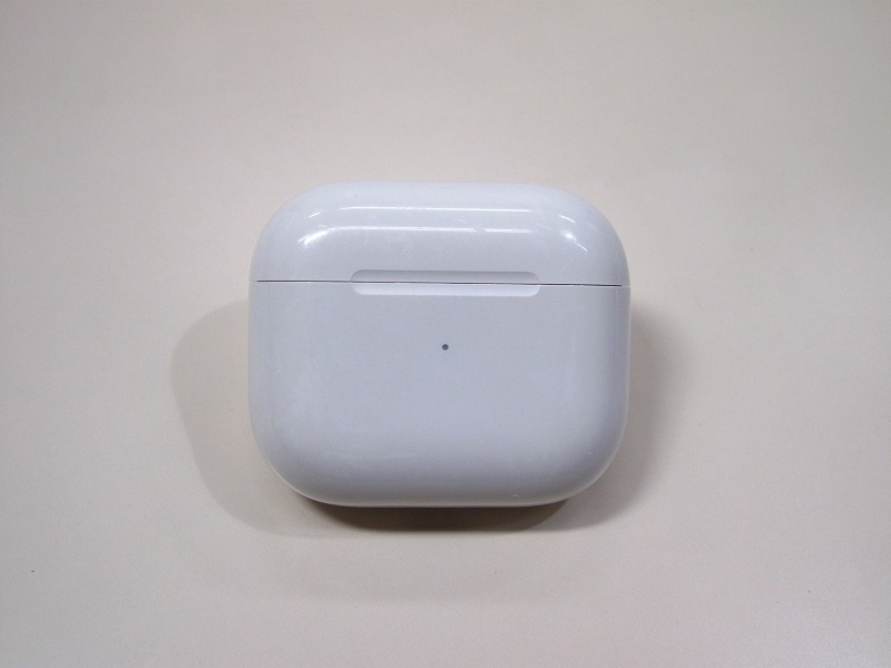 Apple純正 AirPods (第3世代 Lightning 充電ケース) A2897 MPNY3J/A エアーポッズ 充電ケースのみの出品です。_画像1