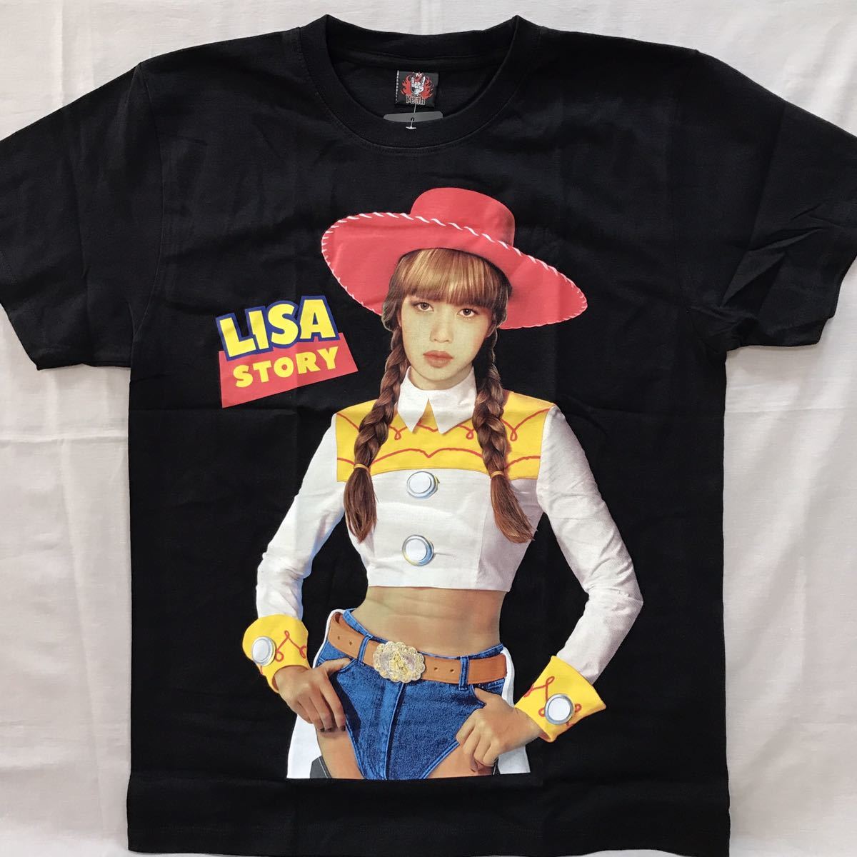 バンドTシャツ　ブラックピンク　LALISA リサ　(BLACKPINK)新品 L_画像1