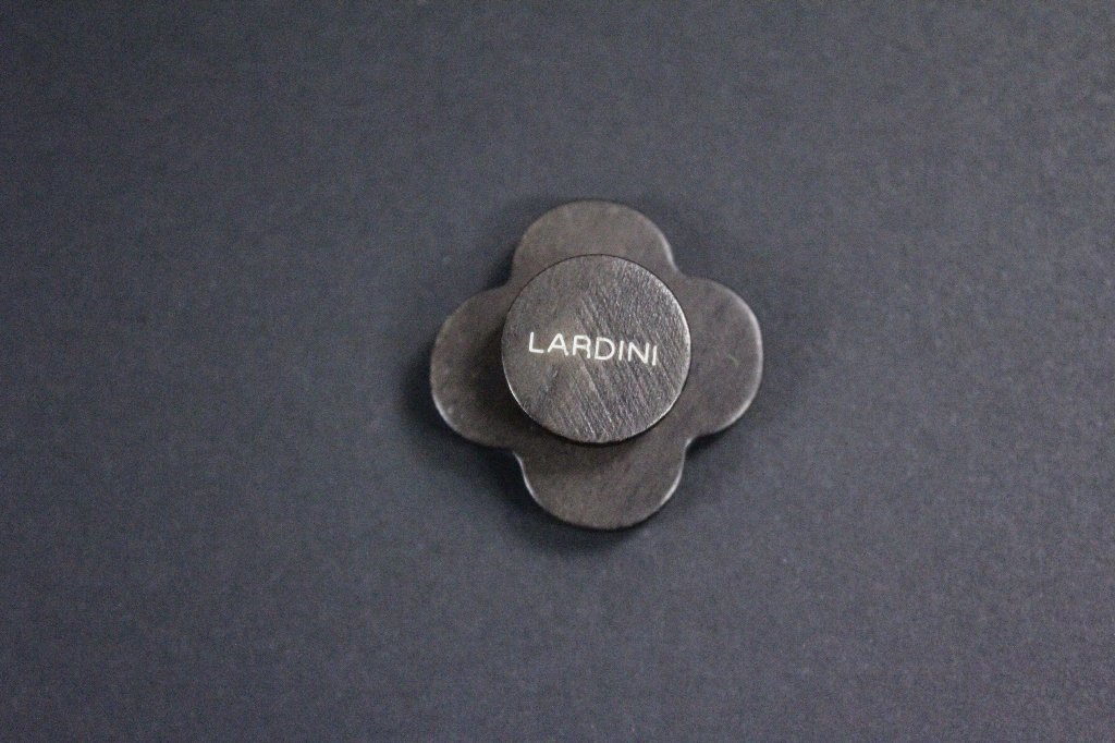 【LARDINI】ラルディーニ 稀少！木製のブートニエール ラペルピン 未使用品 _画像2