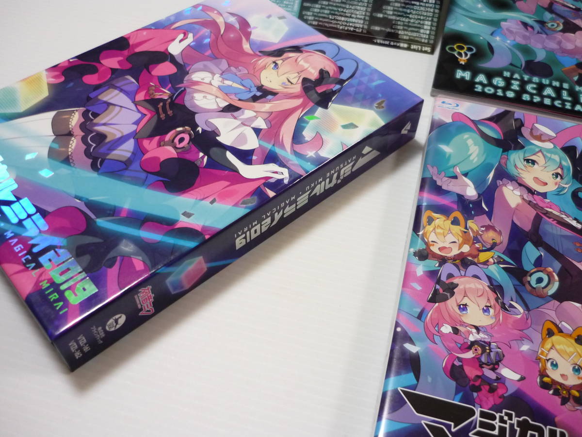 [管01]【送料無料】Blu-ray 2枚組 初音ミク / HATSUNE MIKU 「マジカルミライ 2019」 [初回限定版] KAITO 巡音ルカ 鏡音レン リン_画像3