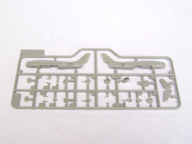 ◆◇トランぺッター【01321】1/144 ノースアメリカン F-86F-40 セイバー◇◆　_画像5