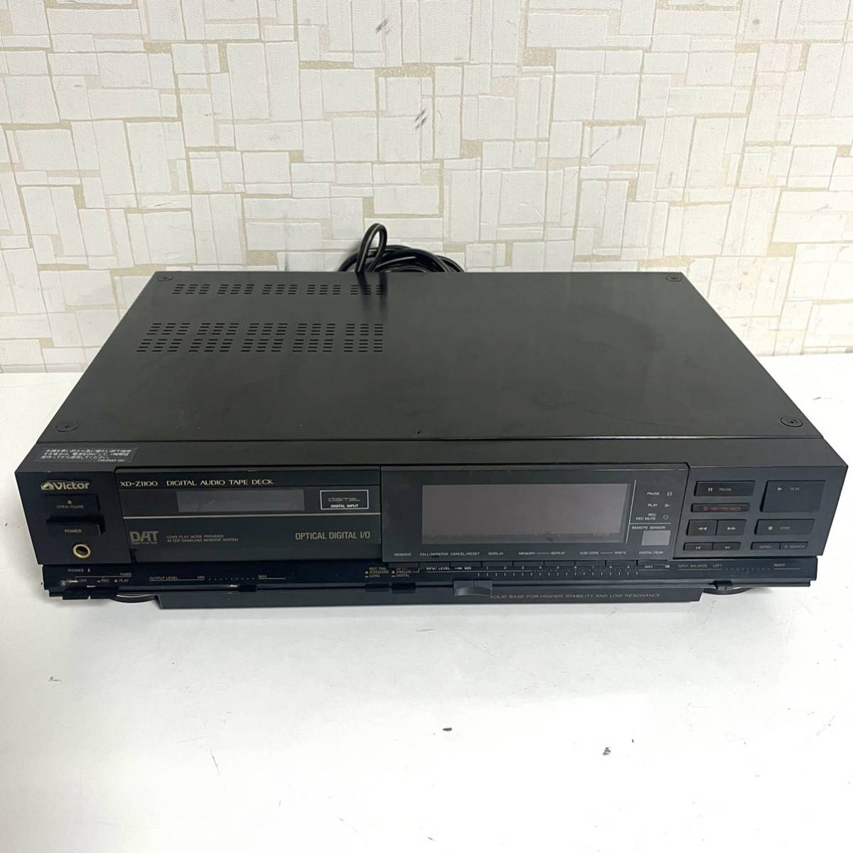 Victor ビクター XD-Z1100 デジタルオーディオテープデッキ 通電確認済み 現状品 ジャンク Y-08_画像1