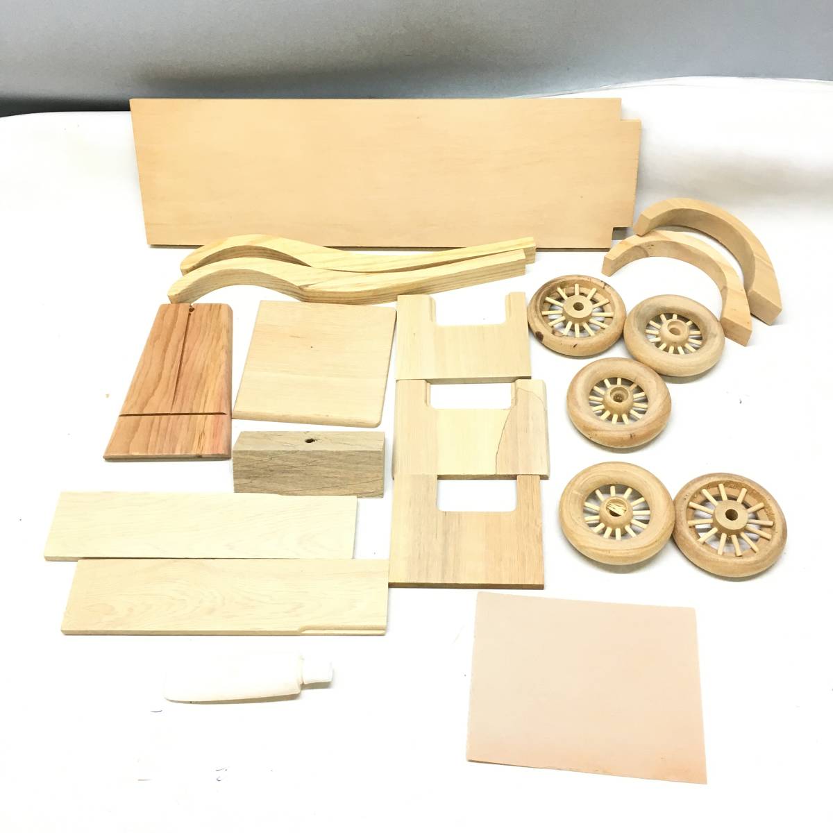 Σ木製 クラシックカーキット DIY WOODEN KIT 外車 くるま レトロ コレクション 未組立 長期保管品 現状品ΣN52036の画像4