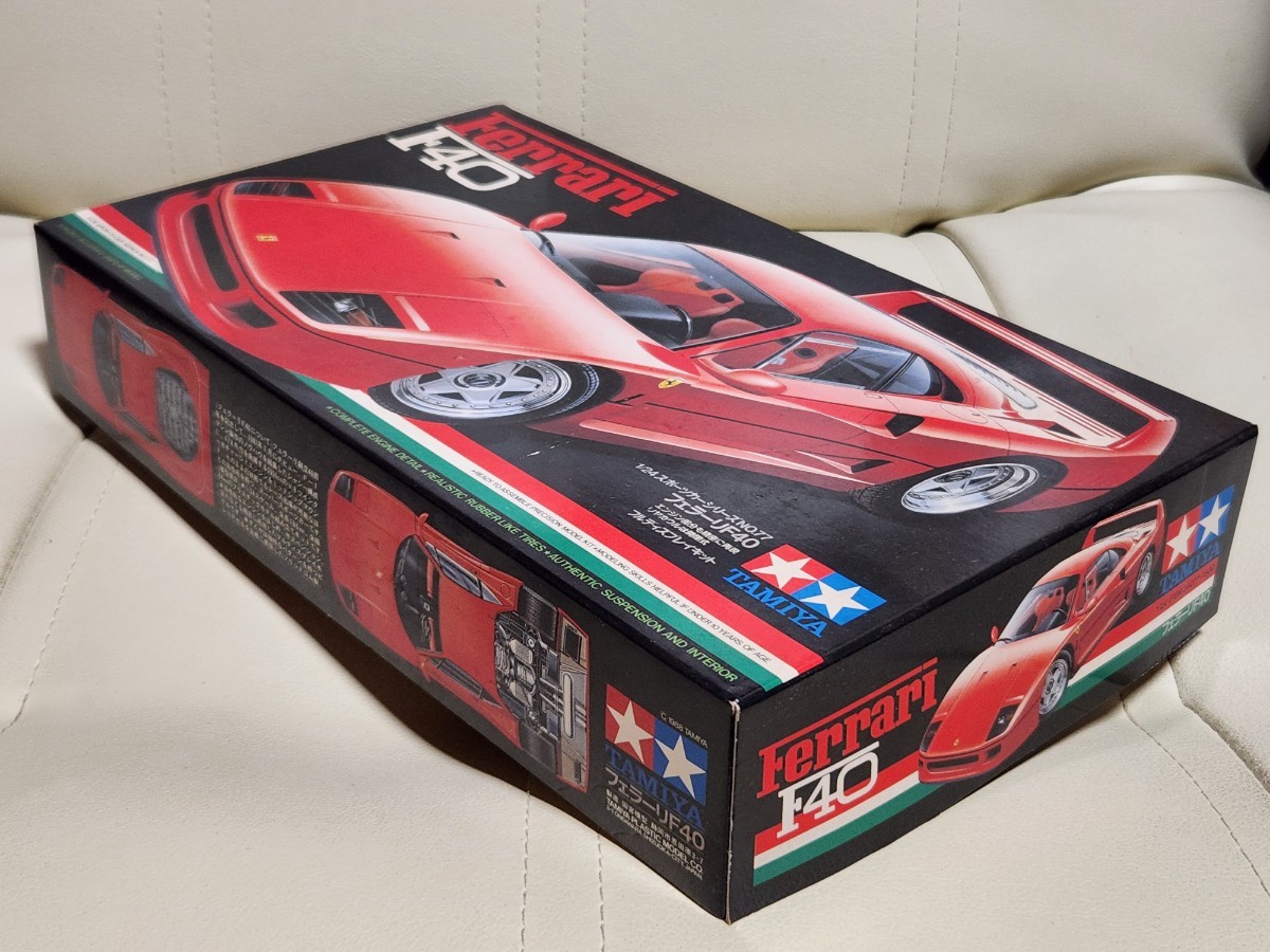 1/24　タミヤNo.77　田宮　Ferrari F40　フェラーリ F40　 一部組み立て 　当時物　外箱擦れあり_画像2