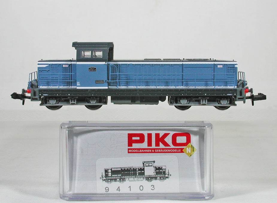 魅力的な #94103 PIKO ＳＮＣＦ（フランス国鉄） ブロックロゴ　（ダークブルー／ブルー／ホワイトライン） ＢＢ６６０００形ディーゼル機関車 外国車輌