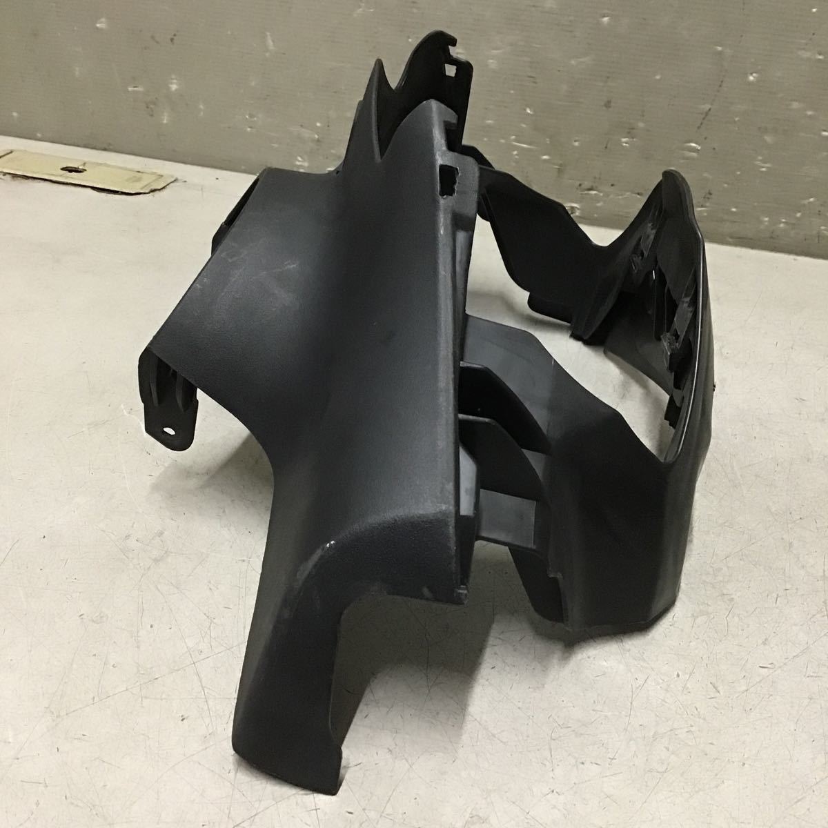 e22-29 スズキ アドレス125 DT11A ヘッドライトカバーロアカバー 純正部品