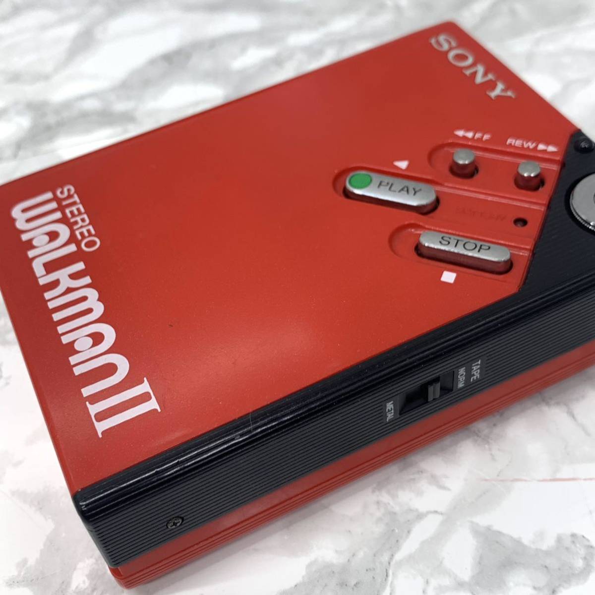 【通電確認】 SONY WM-2 ウォークマン2 ホルダー　人気のレッド　WALKMAN ステレオカセットプレイヤー　赤　送料無料_画像4